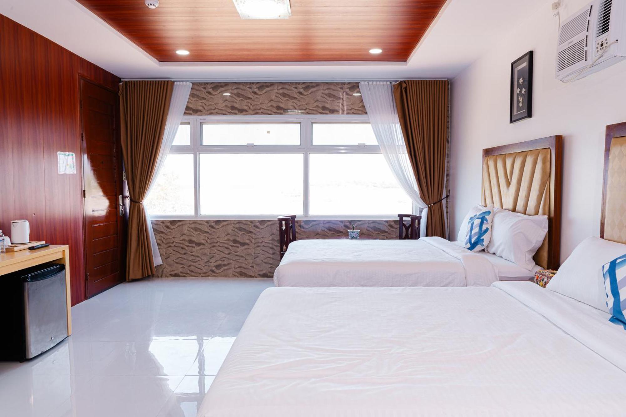 Q Beach Resort Cabangan ภายนอก รูปภาพ