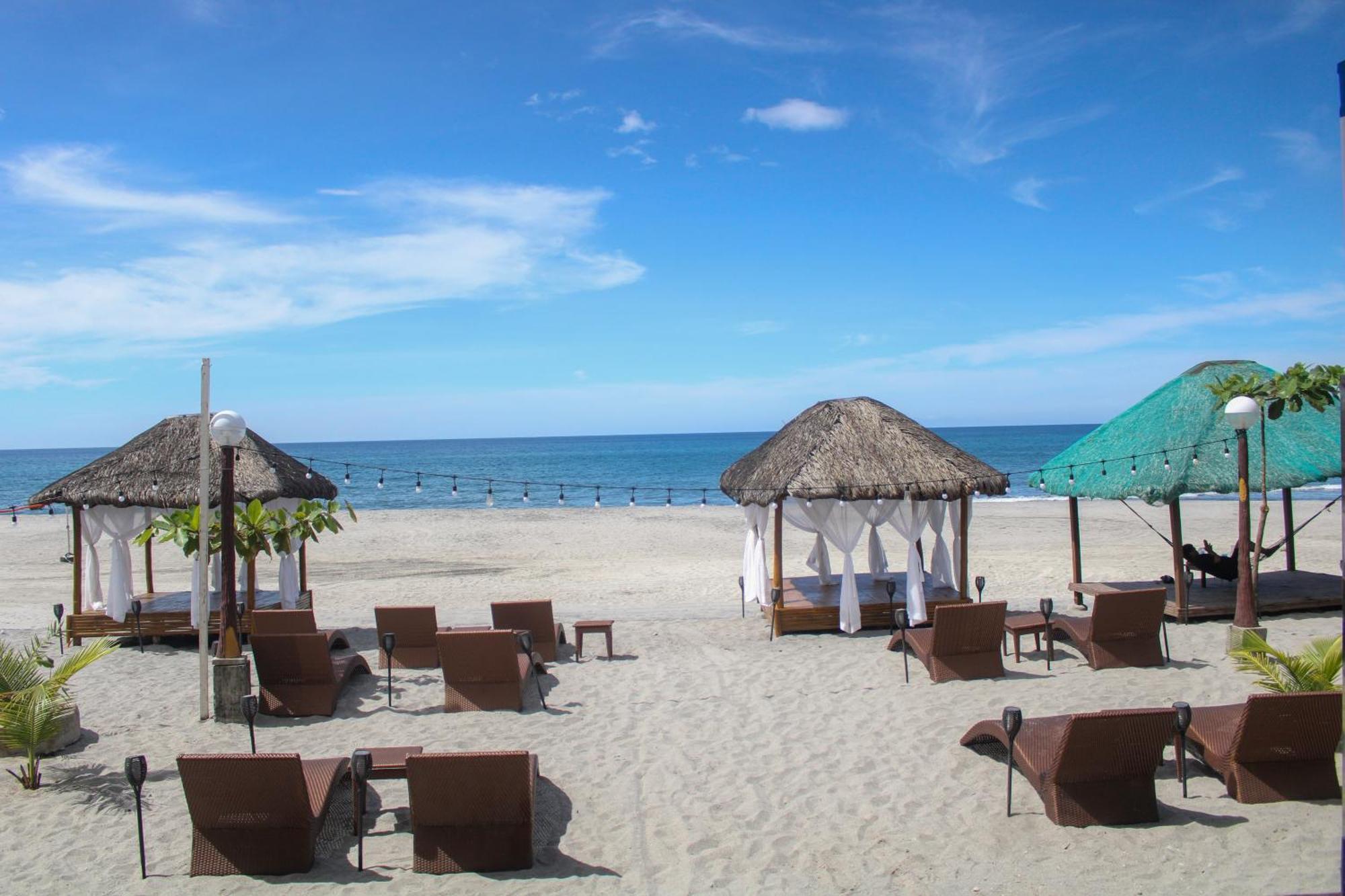 Q Beach Resort Cabangan ภายนอก รูปภาพ